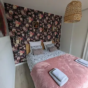 https://charmant-t2-au-calme-centre-ville.inbrittany.com
